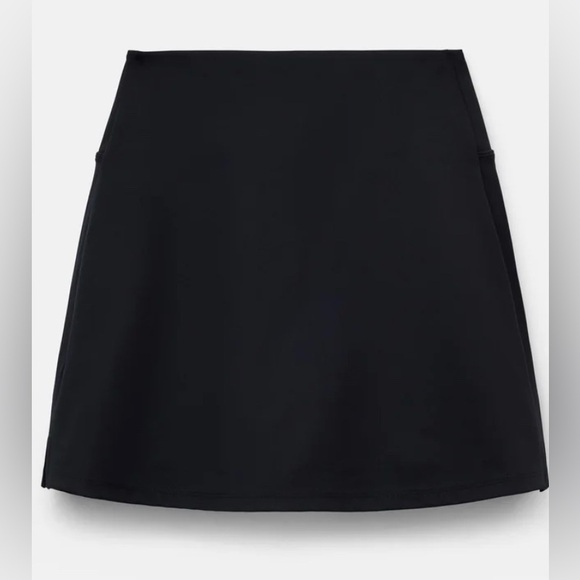 Girlfriend Collective| Black Sport Skort - Picture 4 of 5